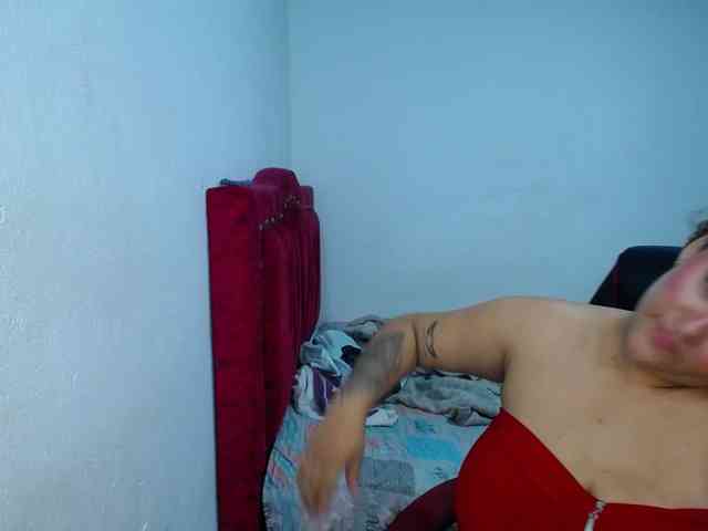 LOLYTABIGBOOBS webcam