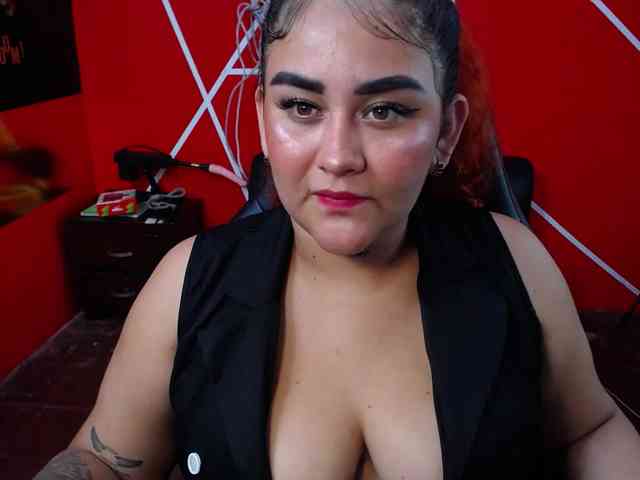 LOLYTABIGBOOBS webcam