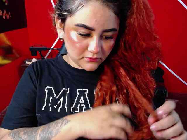 LOLYTABIGBOOBS webcam