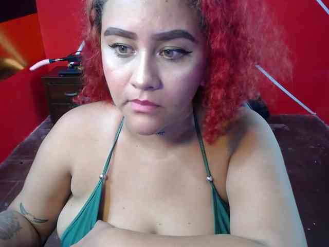 LOLYTABIGBOOBS webcam