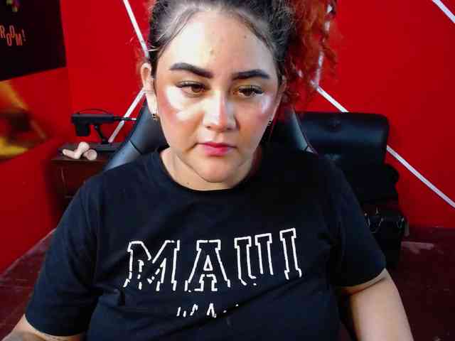 LOLYTABIGBOOBS webcam