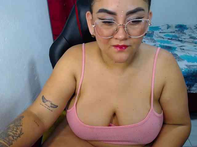 LOLYTABIGBOOBS webcam
