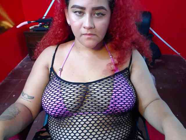 LOLYTABIGBOOBS webcam