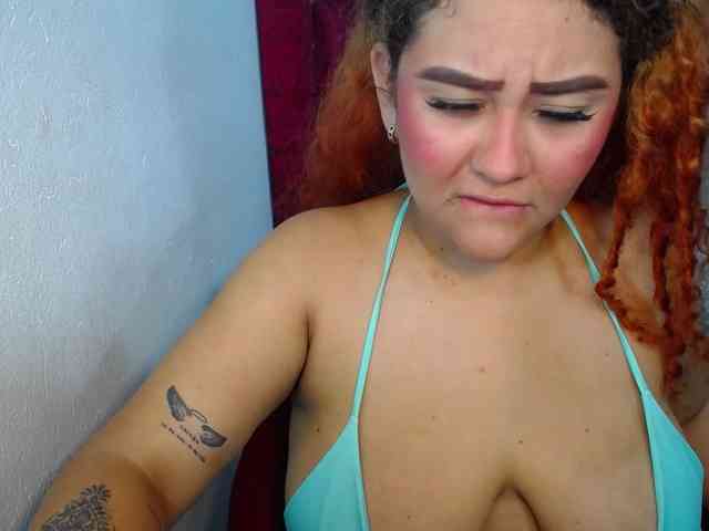 LOLYTABIGBOOBS webcam