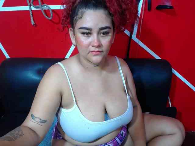 LOLYTABIGBOOBS webcam