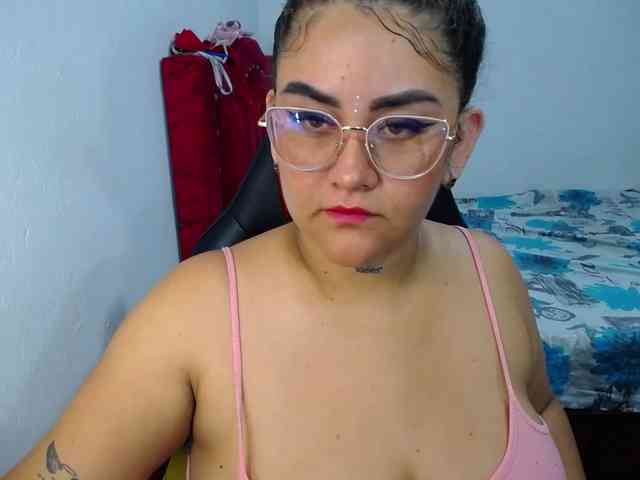 LOLYTABIGBOOBS webcam