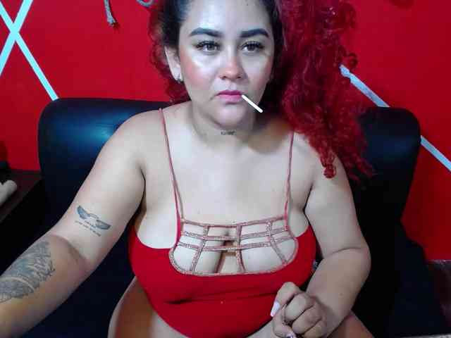 LOLYTABIGBOOBS webcam