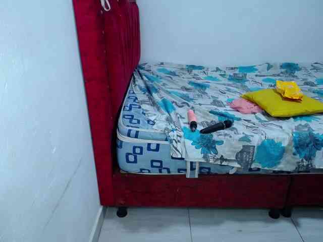 LOLYTABIGBOOBS webcam