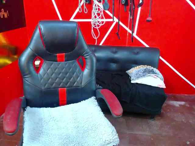 LOLYTABIGBOOBS webcam