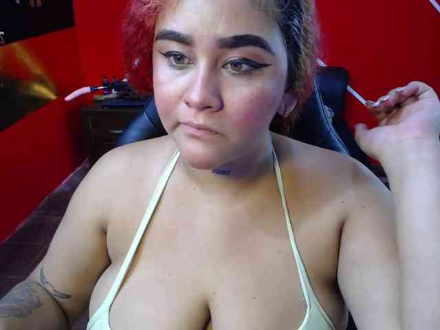 LOLYTABIGBOOBS webcam