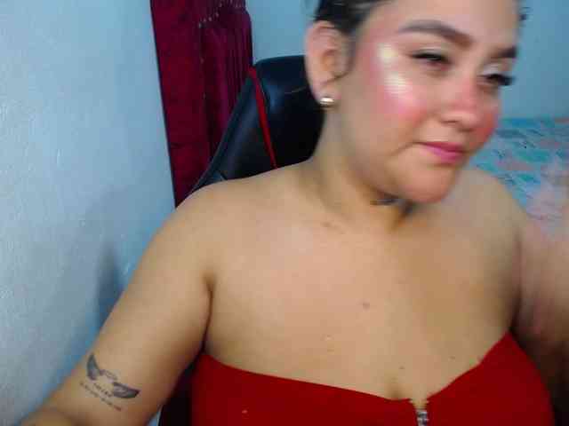 LOLYTABIGBOOBS webcam