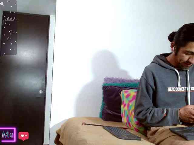 KIDDEVAA666999 webcam