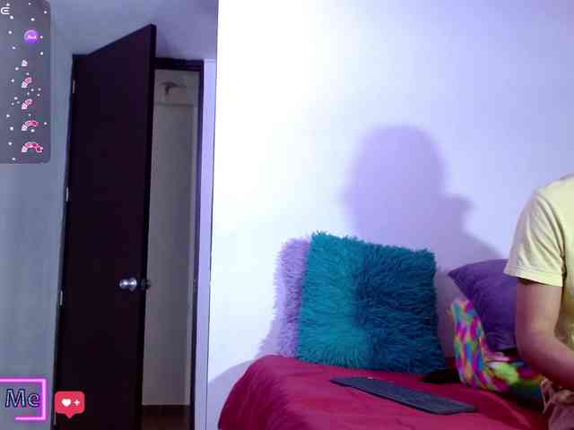KIDDEVAA666999 webcam