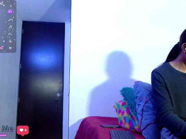 KIDDEVAA666999 webcam