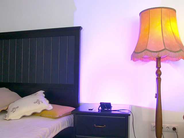 Yanira-Muslim's BongaCams show and profile