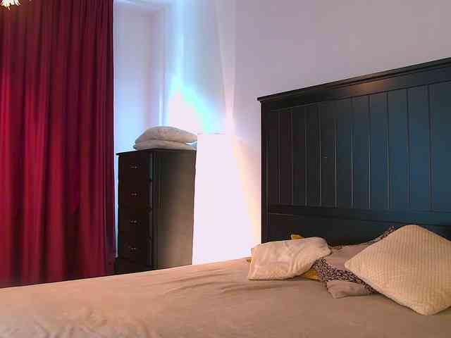 Yanira-Muslim webcam