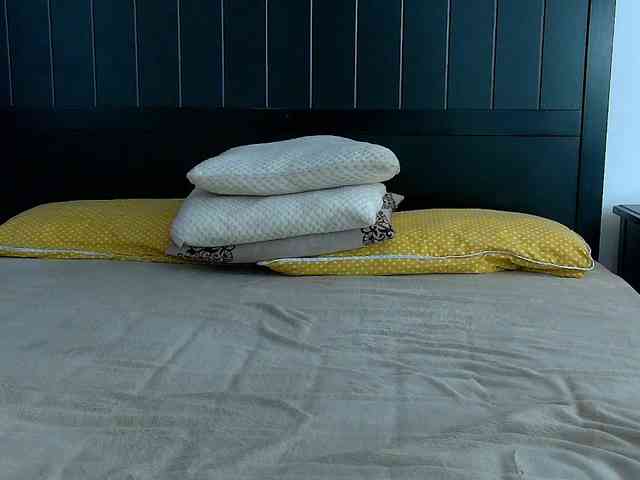 Yanira-Muslim webcam