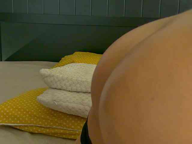 Yanira-Muslim webcam