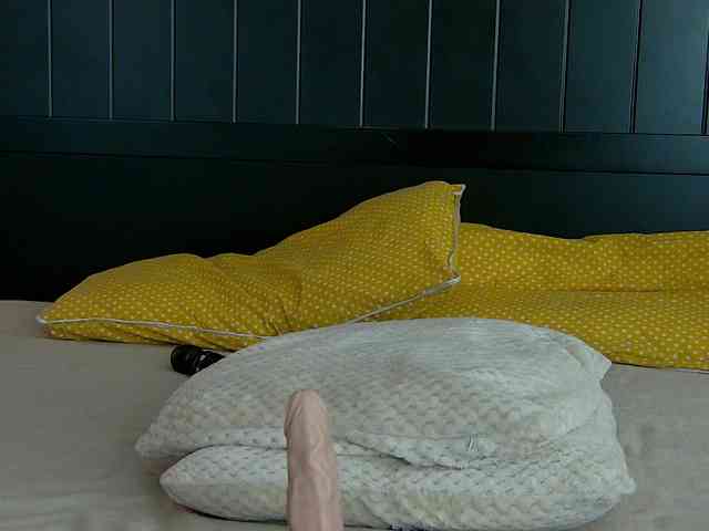 Yanira-Muslim webcam