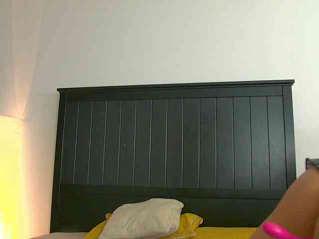 Yanira-Muslim webcam