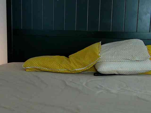 Yanira-Muslim webcam