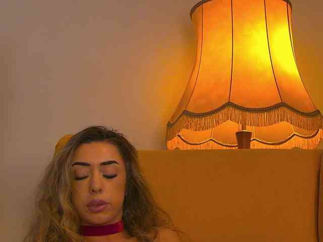 Yanira-Muslim webcam