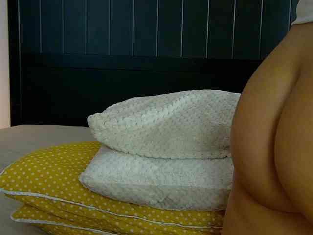 Yanira-Muslim webcam