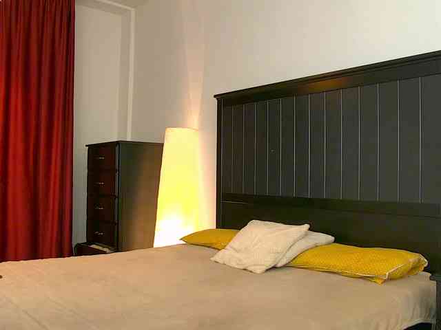 Yanira-Muslim webcam