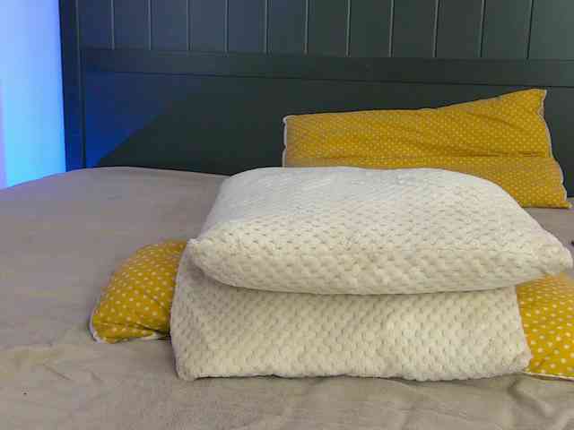 Yanira-Muslim webcam