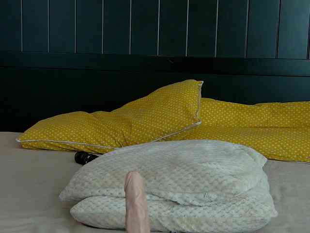 Yanira-Muslim webcam