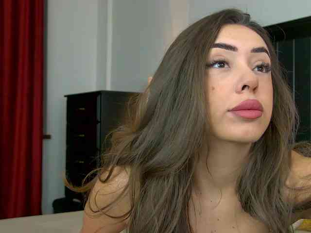 Yanira-Muslim webcam