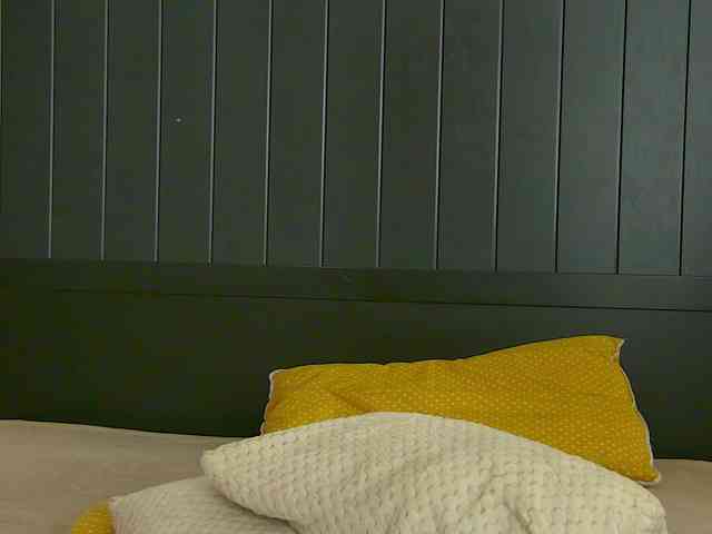 Yanira-Muslim webcam