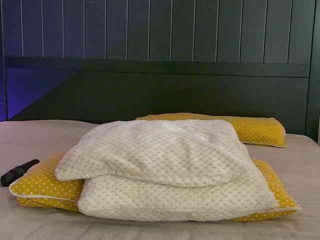 Yanira-Muslim webcam