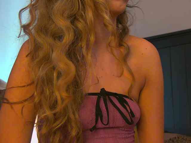 Yanira-Muslim webcam