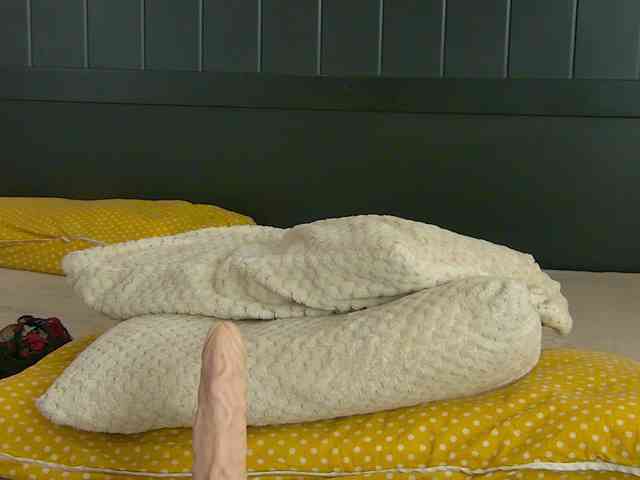 Yanira-Muslim webcam