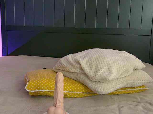 Yanira-Muslim webcam