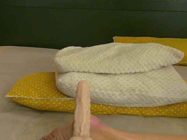 Yanira-Muslim webcam