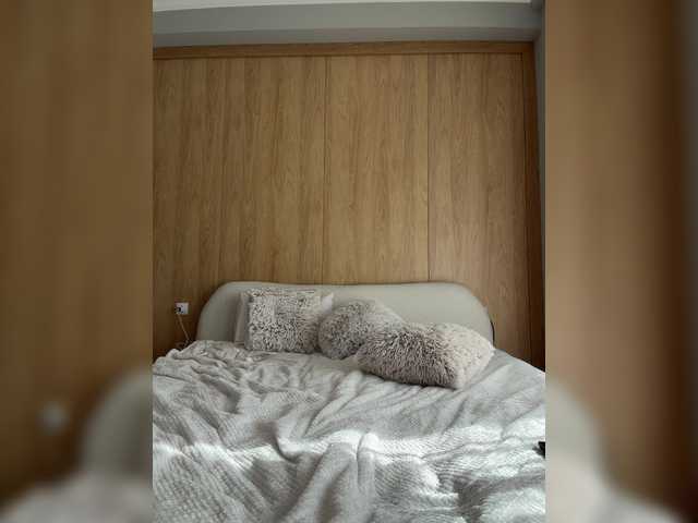 kristinalux's BongaCams show and profile