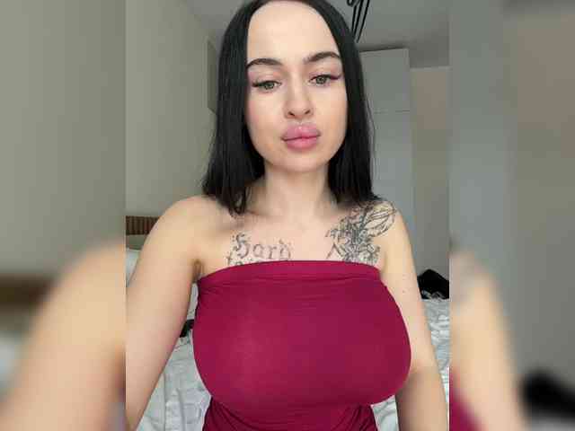 kristinalux Live Webcam on BongaCams