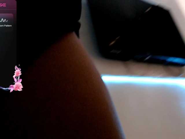 AdriannaFowler's BongaCams show and profile