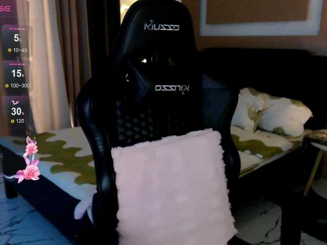 AdriannaFowler's BongaCams show and profile