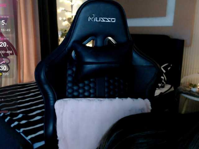 AdriannaFowler's BongaCams show and profile