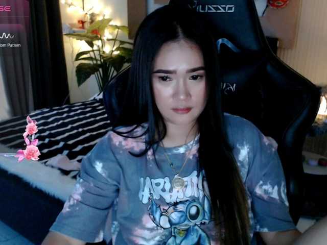 AdriannaFowler live cam profile