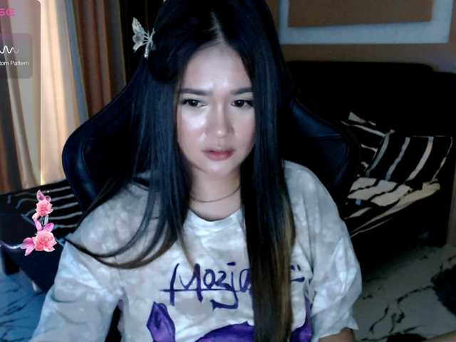 AdriannaFowler's BongaCams show and profile