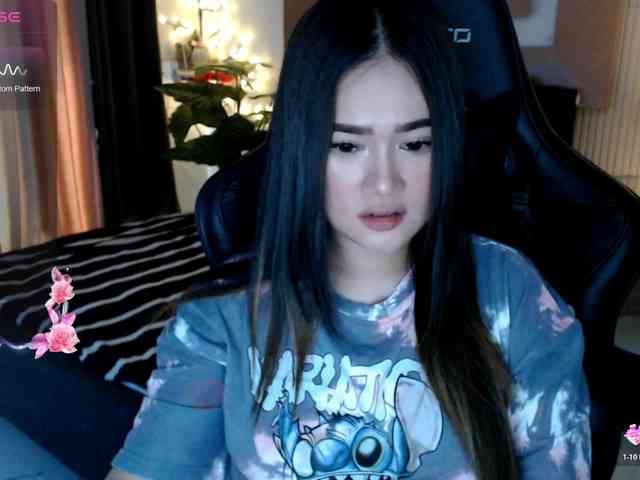 AdriannaFowler webcam