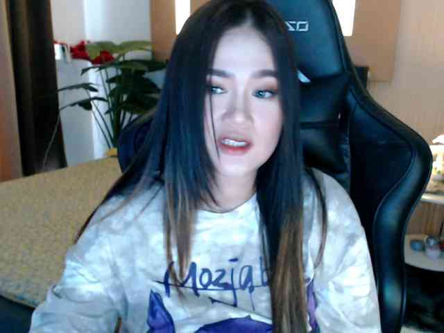 AdriannaFowler webcam