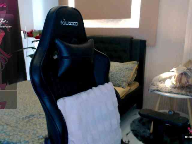 AdriannaFowler webcam