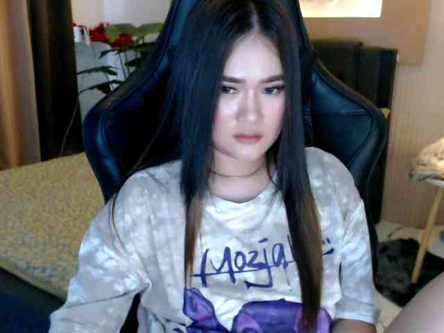 AdriannaFowler webcam