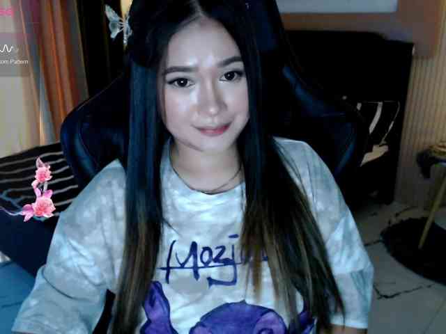 AdriannaFowler webcam