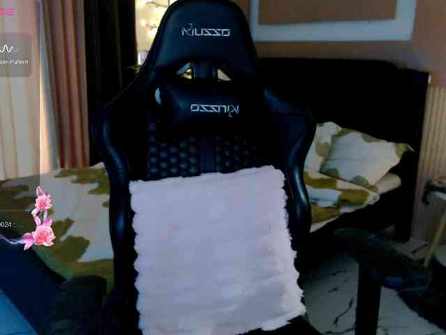 AdriannaFowler webcam